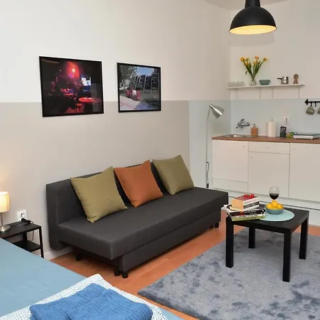 Apartment Tike, Tak - *