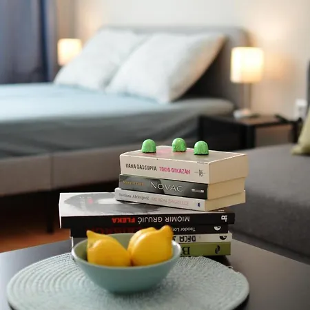 Apartment Tike, Tak - *