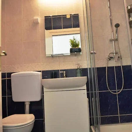 Apartment Tike, Tak - *